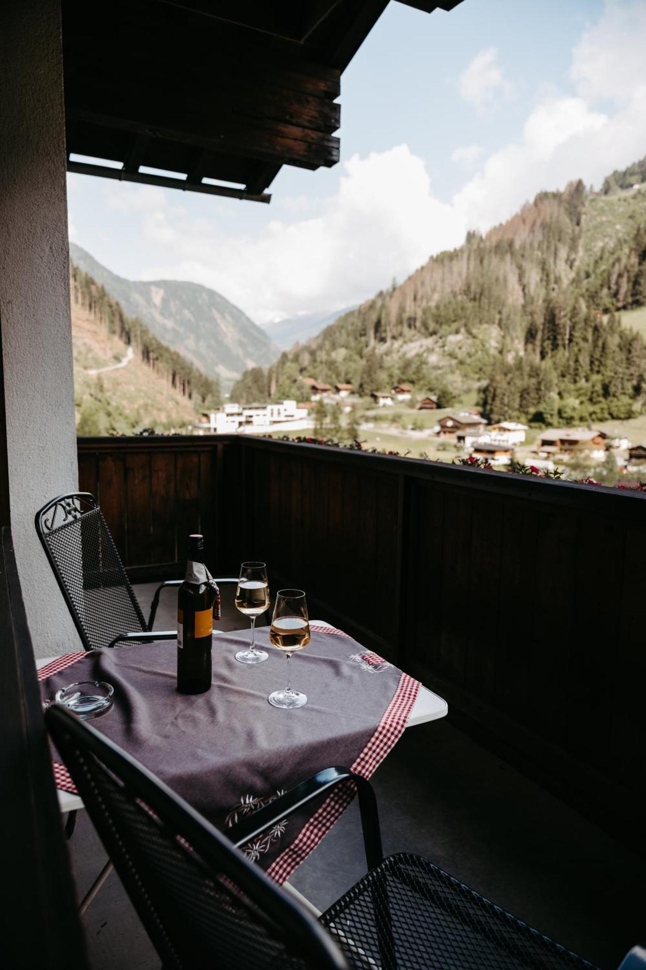 Gasthof Pension Kohlplatzl Hopfgarten in Defereggen Dış mekan fotoğraf